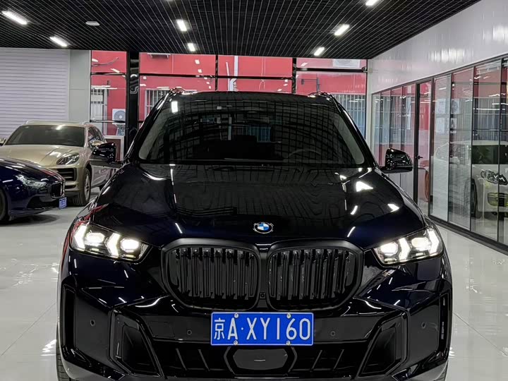 BMW X5 2025 2025款 xDrive 30Li 尊享型M运动曜夜套装