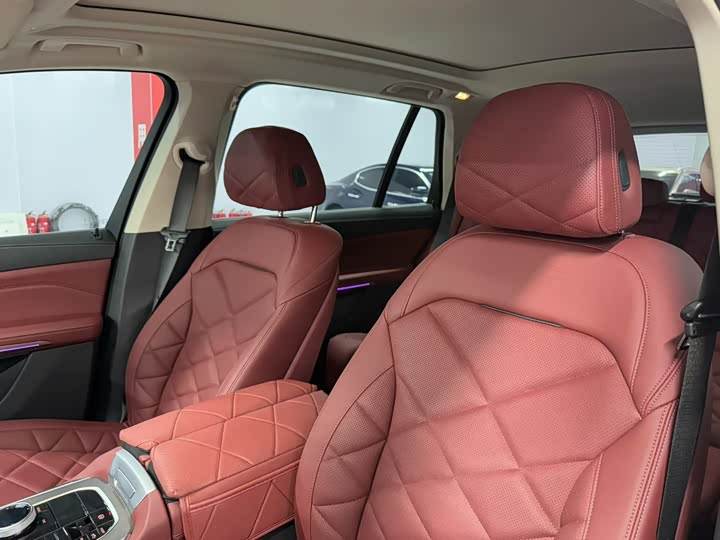 BMW X5 2025 2025款 xDrive 30Li 尊享型M运动曜夜套装