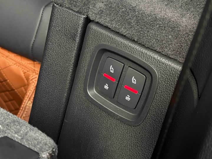 Audi Q7 2025 2025款 55 TFSI quattro S line黑武士型