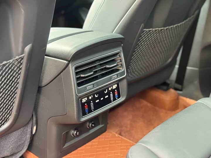 Audi Q7 2025 2025款 55 TFSI quattro S line黑武士型