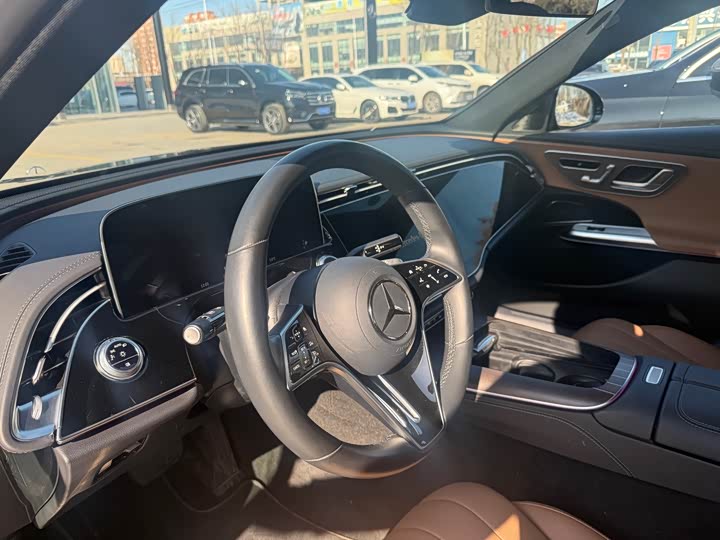 Mercedes-Benz E-Class Hybrid 2024 2024款 E 350 e L 插电式混合动力轿车