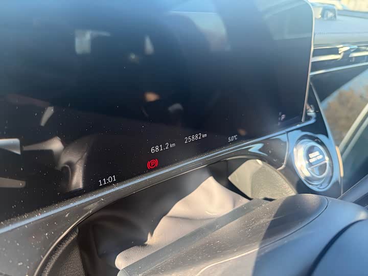 Mercedes-Benz E-Class Hybrid 2024 2024款 E 350 e L 插电式混合动力轿车