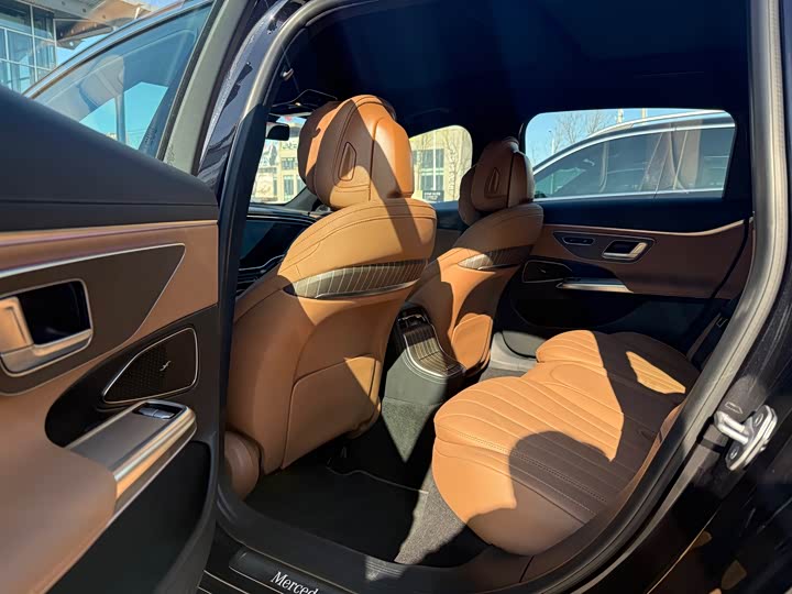 Mercedes-Benz E-Class Hybrid 2024 2024款 E 350 e L 插电式混合动力轿车