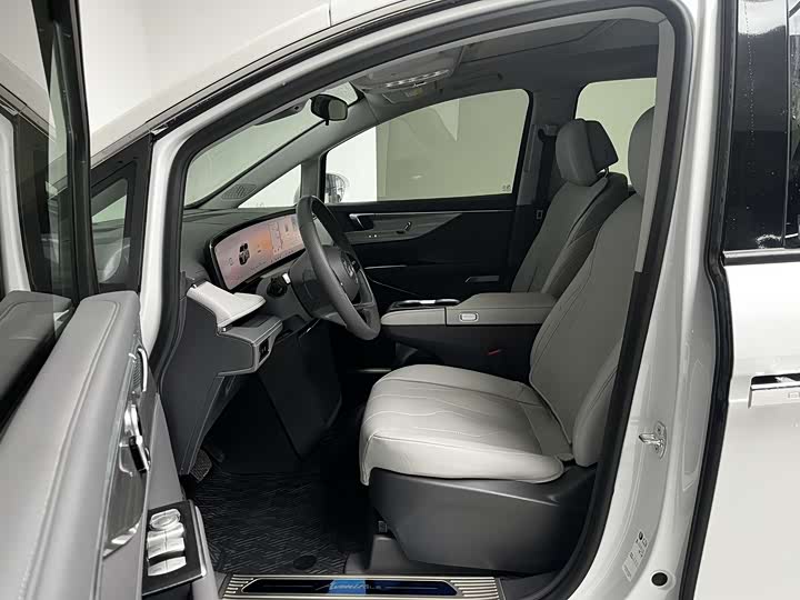 Buick GL8 ES 2025 2025款 陆尊 智享版