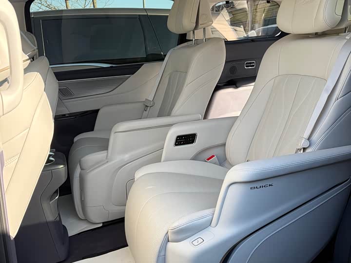 Buick GL8 Hybrid 2026 2026款 陆尊 奢享版