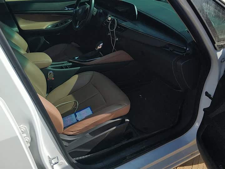 Buick GL6 2021 2021款 323T 轻混动互联豪华型