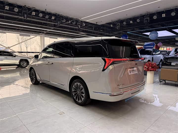 Buick GL8 ES 2025 2025款 陆尊 智享版