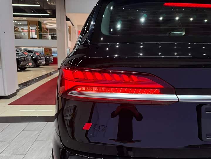 Audi Q7 2025 2025款 55 TFSI quattro S line运动型