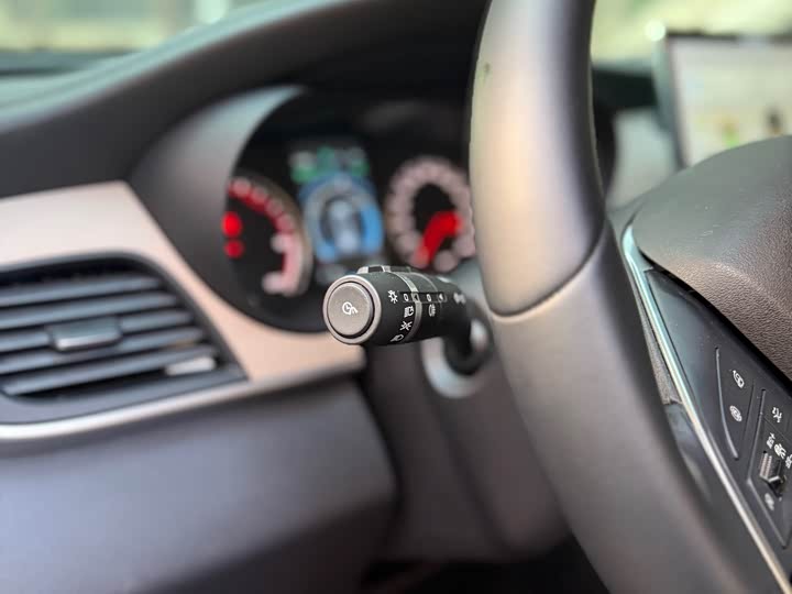 BYD Song Max Hybrid 2022 2022款 DM-i 105KM 旗舰型