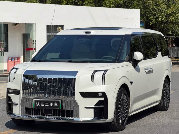 Zeekr 009 2024 2024款 七座过道版四驱 108kWh