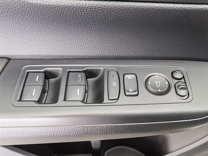 Honda CR-V 2024 2024款 240TURBO 两驱锋尚版 5座