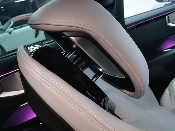 HiPhi Y 2023 2023款 560km 精英版