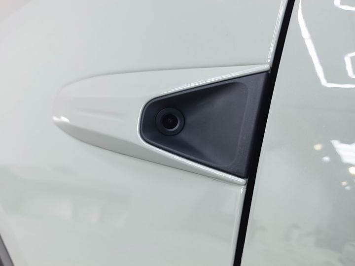 HiPhi Y 2023 2023款 560km 精英版