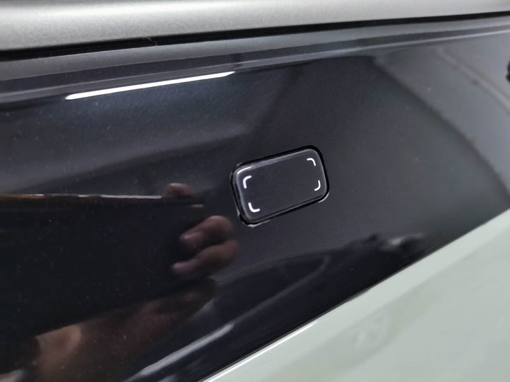 HiPhi Y 2023 2023款 560km 精英版