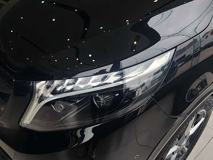 Mercedes-Benz V-Class 2022 2022款 V 260 L 长轴距尊贵版