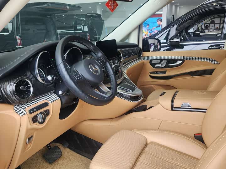 Mercedes-Benz V-Class 2022 2022款 V 260 L 长轴距尊贵版