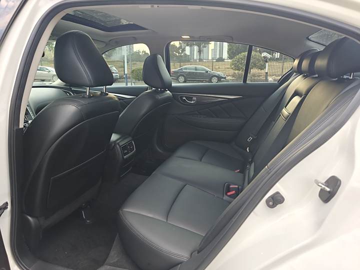 Infiniti Q50L 2022 2022款 2.0T 舒适版