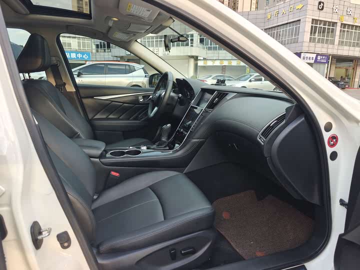 Infiniti Q50L 2022 2022款 2.0T 舒适版
