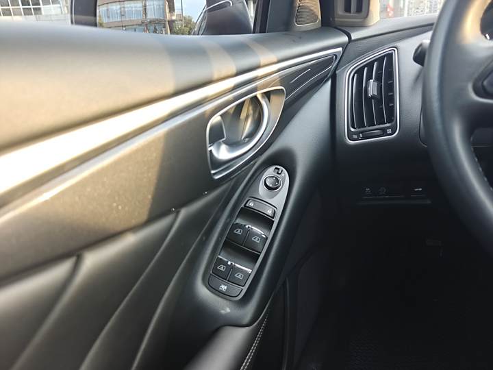 Infiniti Q50L 2022 2022款 2.0T 舒适版