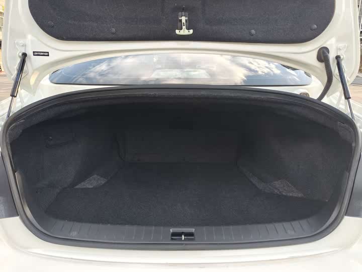 Infiniti Q50L 2022 2022款 2.0T 舒适版