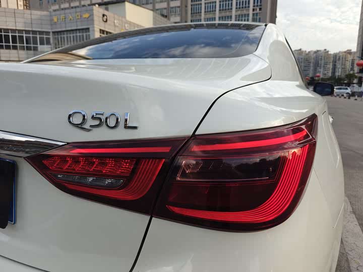 Infiniti Q50L 2022 2022款 2.0T 舒适版