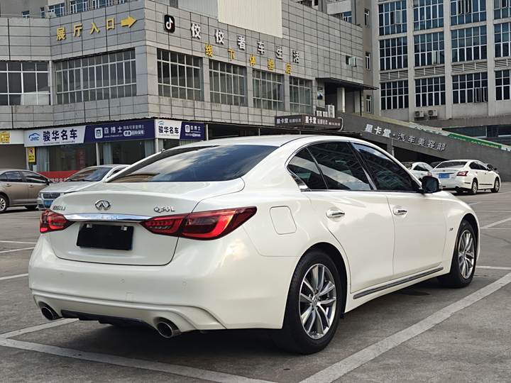 Infiniti Q50L 2022 2022款 2.0T 舒适版