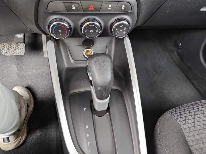 Chevrolet Onix (Cavalier) 2022 2022款 325T 自动欣悦版