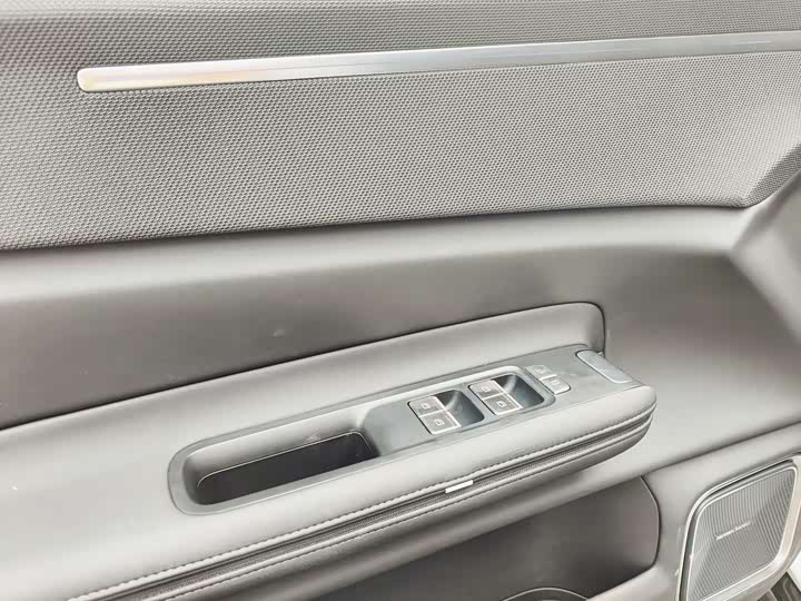 Polestar 4 2024 2024款 双电机长续航PLUS 双星互联版