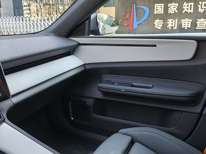 Polestar 4 2024 2024款 双电机长续航PLUS 双星互联版