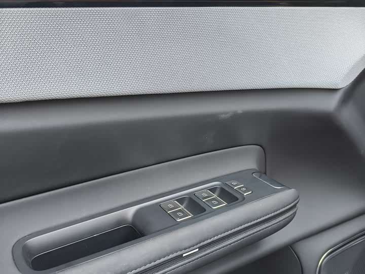 Polestar 4 2024 2024款 双电机长续航PLUS 双星互联版