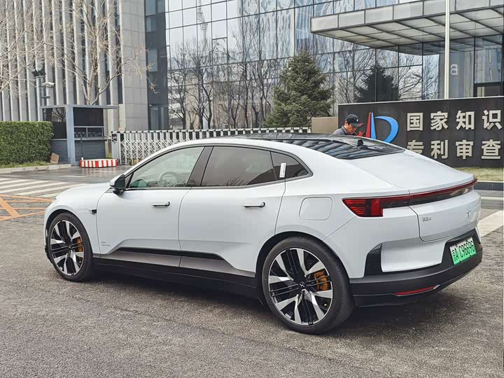 Polestar 4 2024 2024款 双电机长续航PLUS 双星互联版