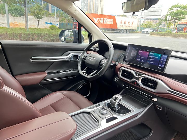 Geely Okavango 2022 2022款 1.8TD 自动尊贵型 7座