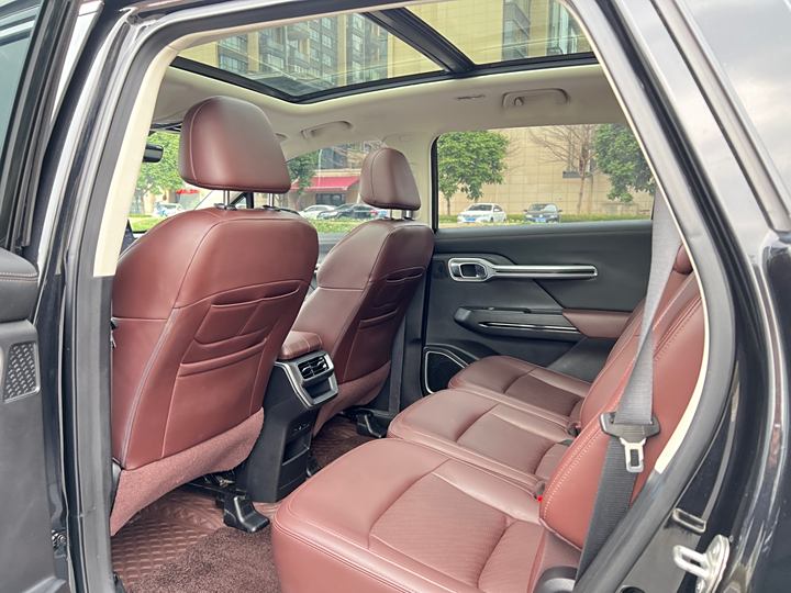 Geely Okavango 2022 2022款 1.8TD 自动尊贵型 7座