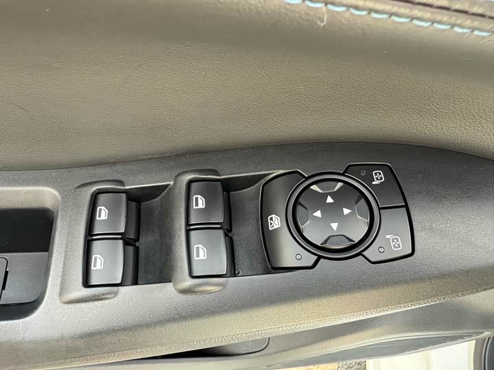 Ford Escort 2021 2021款 1.5L 自动黄金版