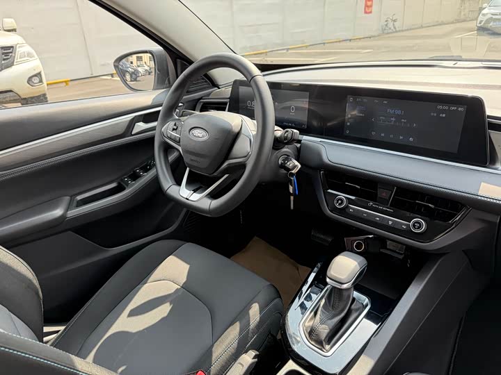 Ford Escort 2021 2021款 1.5L 自动黄金版