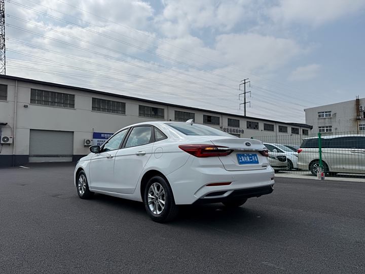 Ford Escort 2021 2021款 1.5L 自动黄金版