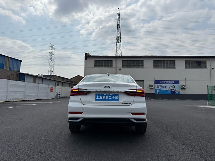 Ford Escort 2021 2021款 1.5L 自动黄金版