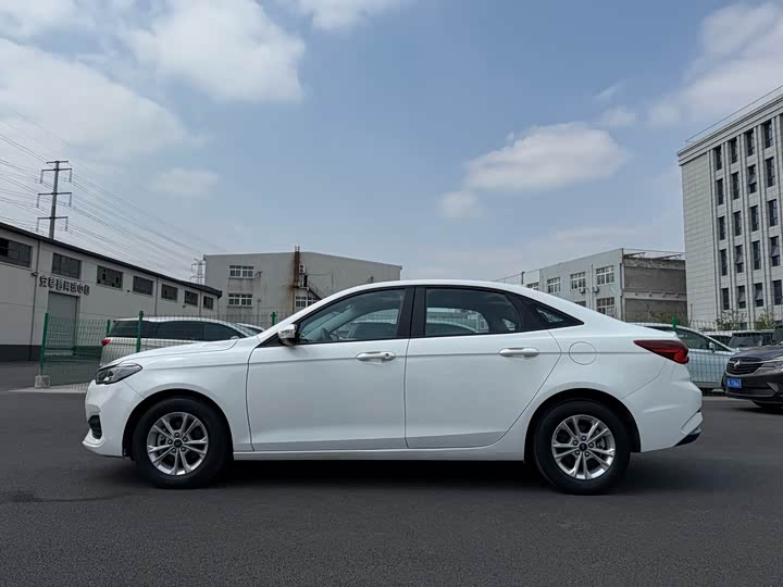 Ford Escort 2021 2021款 1.5L 自动黄金版