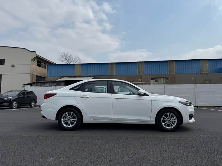 Ford Escort 2021 2021款 1.5L 自动黄金版
