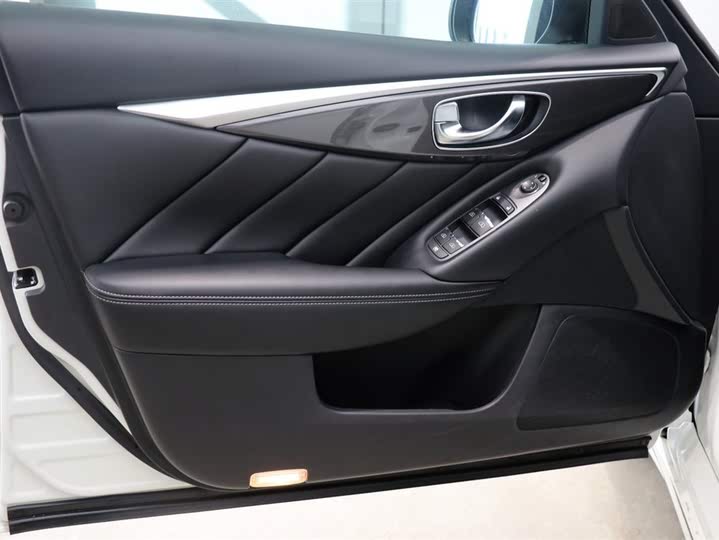 Infiniti Q50L 2022 2022款 2.0T 舒适版