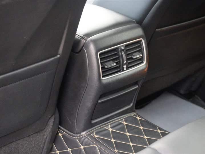 Infiniti Q50L 2022 2022款 2.0T 舒适版