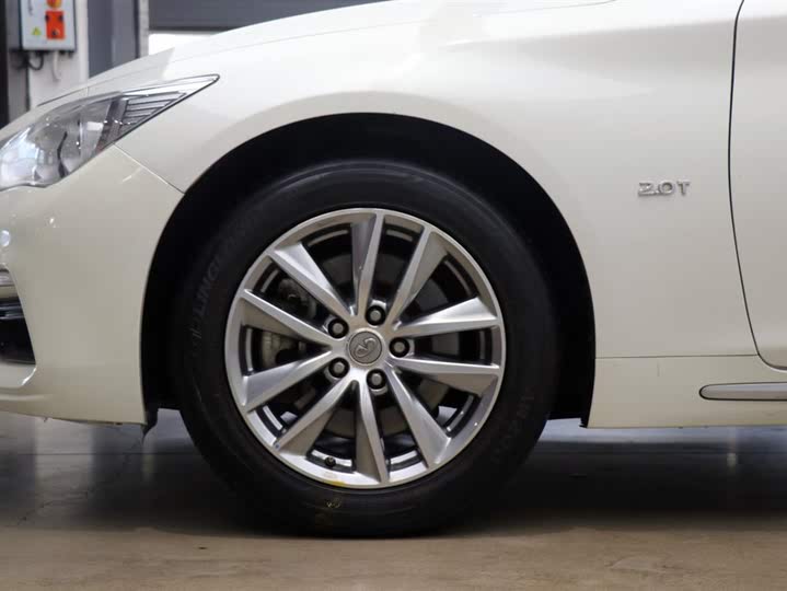 Infiniti Q50L 2022 2022款 2.0T 舒适版