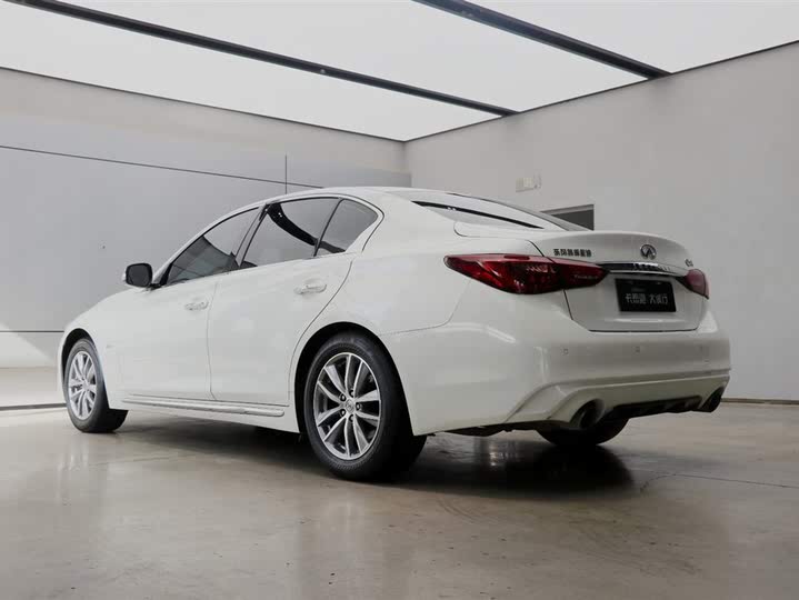Infiniti Q50L 2022 2022款 2.0T 舒适版