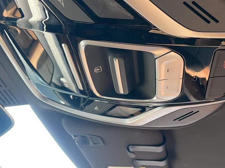 Geely Icon 2023 2023款 1.5TD 巧克力醇臻版