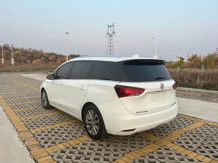 Buick GL6 2021 2021款 323T 轻混动互联豪华型