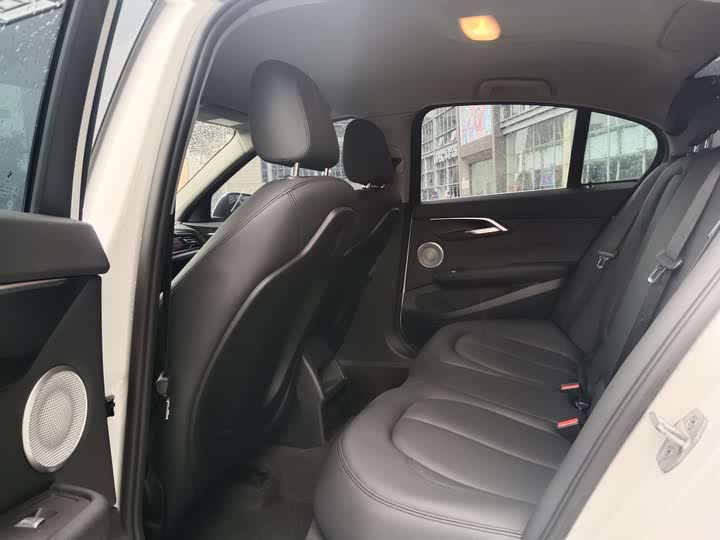 BMW 1 Series 2023 2023款 120i M运动版