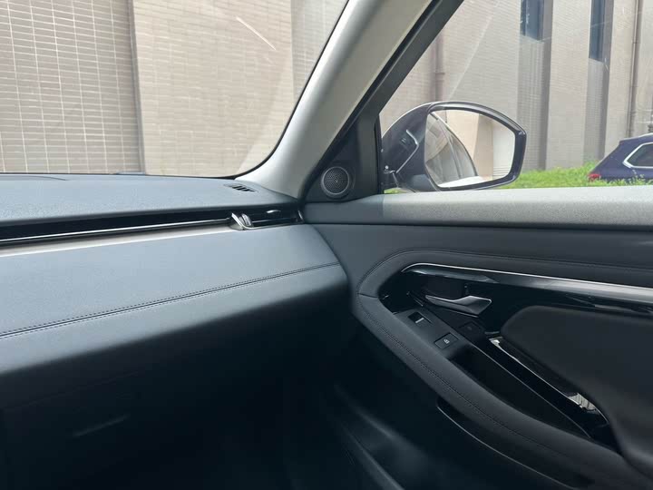 Land Rover Range Rover Evoque L Hybrid 2022 2022款 极光L P300e 插电式电动混合版