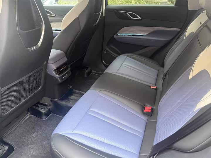 Hongqi HS3 2023 2023款 2.0T 四驱有为版