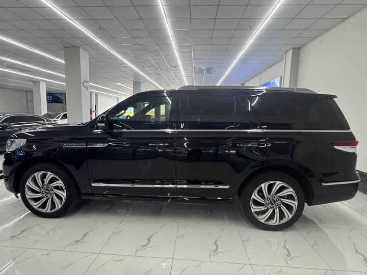 Lincoln Navigator 2022 2022款 3.5T 尊耀版