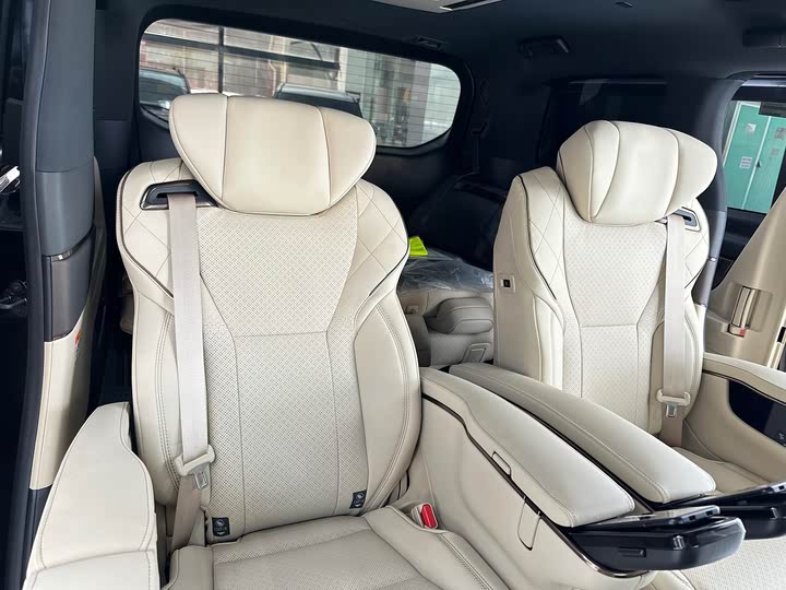 Toyota Alphard 2025 2025款 双擎 2.5L 臻享黄金版